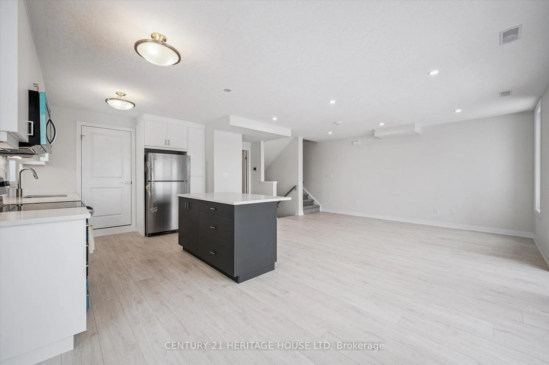 Photo 10 of Unit C062, 525 Erinbrook Drive, Kitchener, Laurentian Hills/Country Hills W — HOMEH