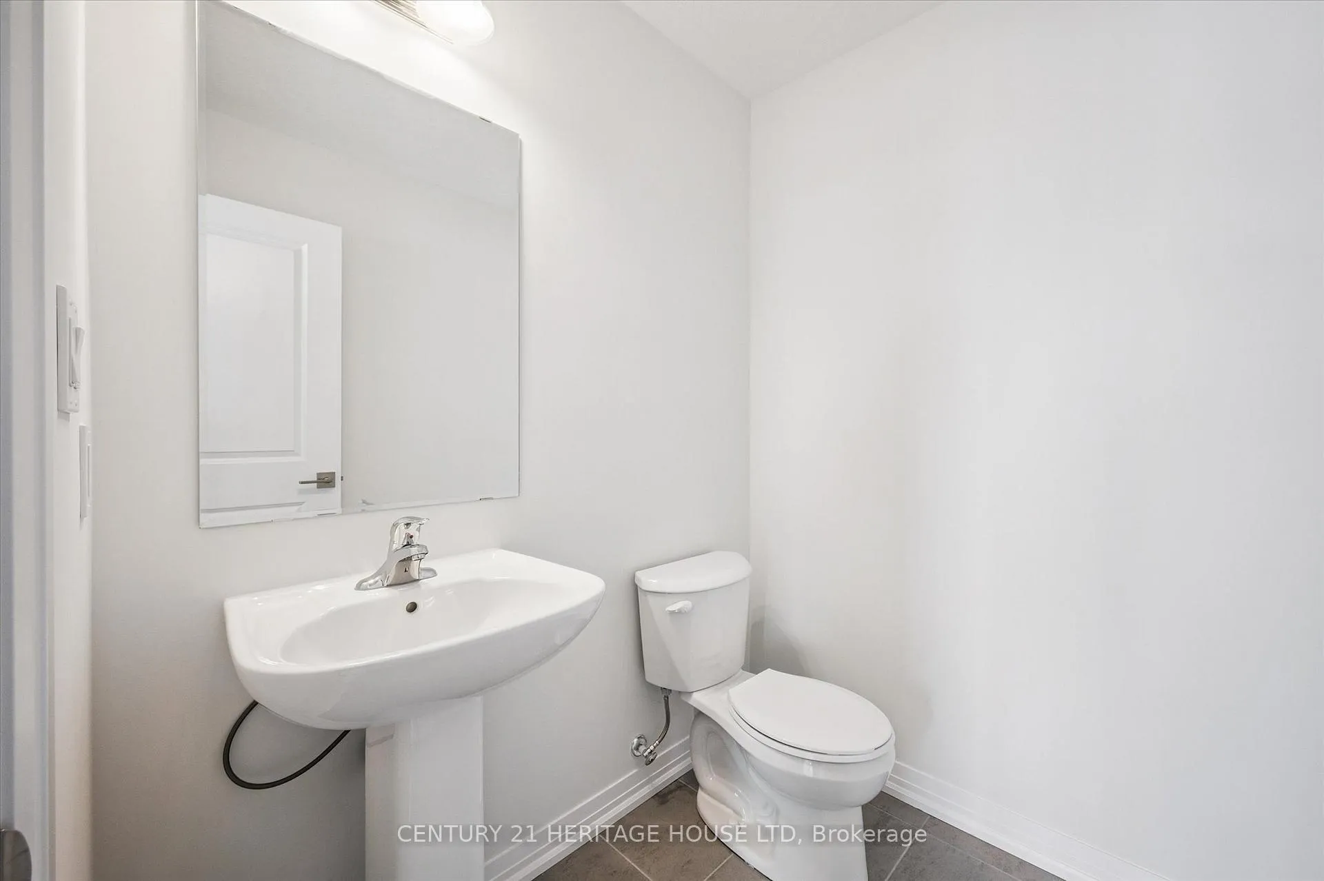 Photo 11 of Unit C062, 525 Erinbrook Drive, Kitchener, Laurentian Hills/Country Hills W — HOMEH
