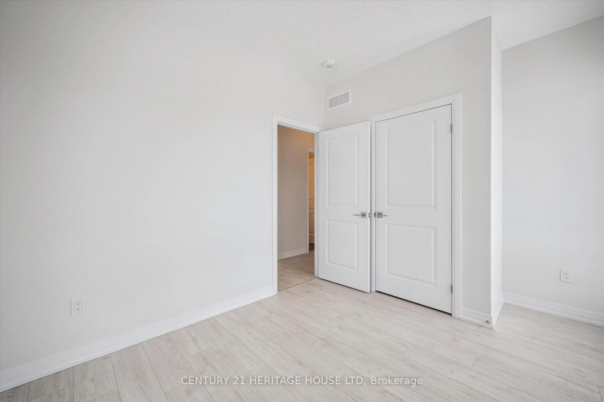 Photo 15 of Unit C062, 525 Erinbrook Drive, Kitchener, Laurentian Hills/Country Hills W — HOMEH