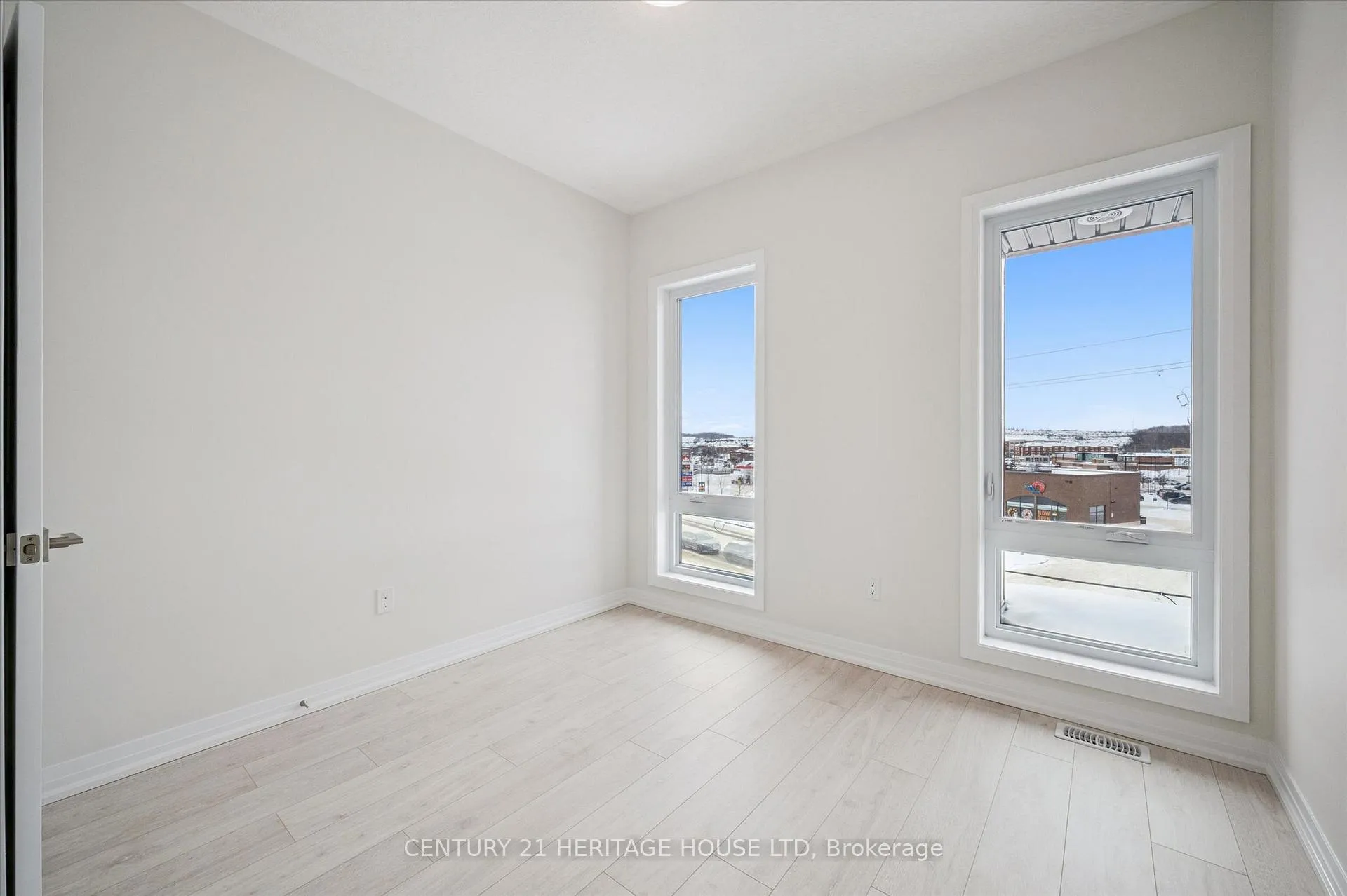 Photo 16 of Unit C062, 525 Erinbrook Drive, Kitchener, Laurentian Hills/Country Hills W — HOMEH