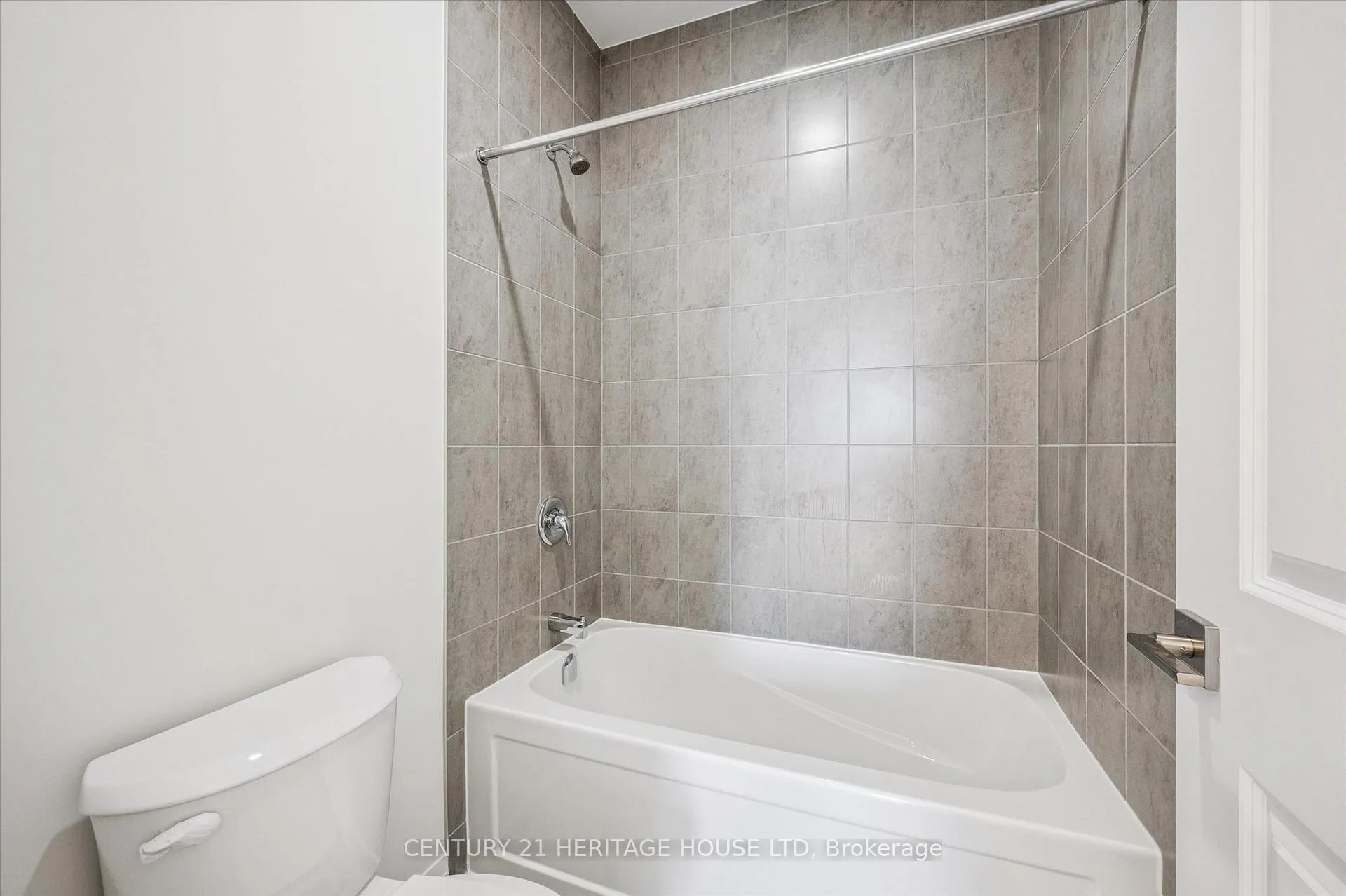 Photo 22 of Unit C062, 525 Erinbrook Drive, Kitchener, Laurentian Hills/Country Hills W — HOMEH