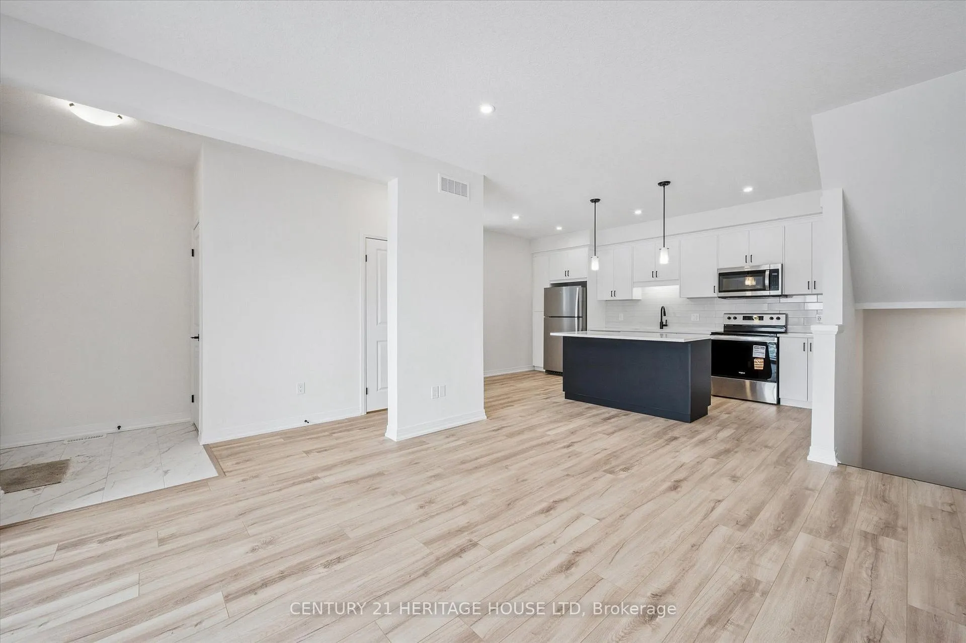 Photo 3 of Unit C061, 525 Erinbrook Drive, Kitchener — HOMEH