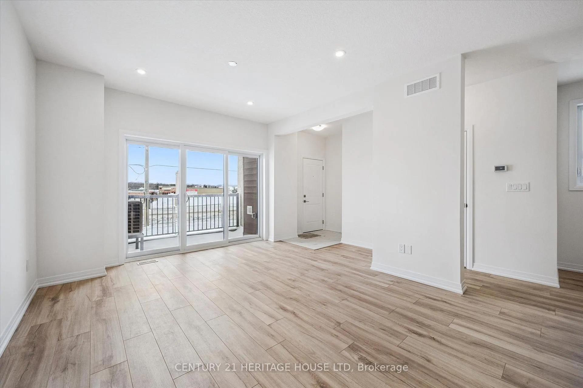 Photo 4 of Unit C061, 525 Erinbrook Drive, Kitchener — HOMEH