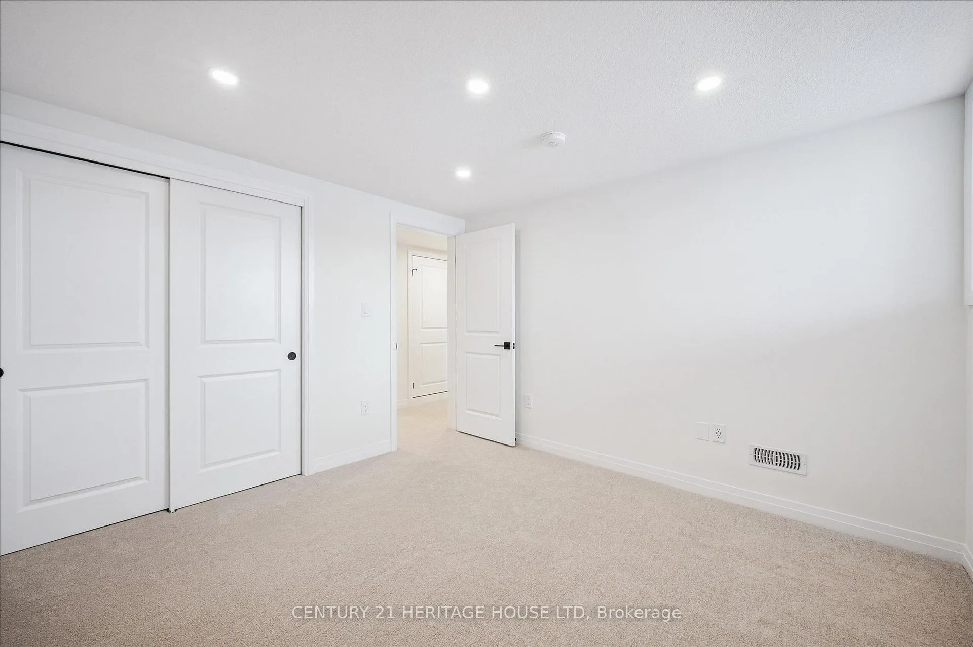 Photo 14 of Unit C061, 525 Erinbrook Drive, Kitchener — HOMEH