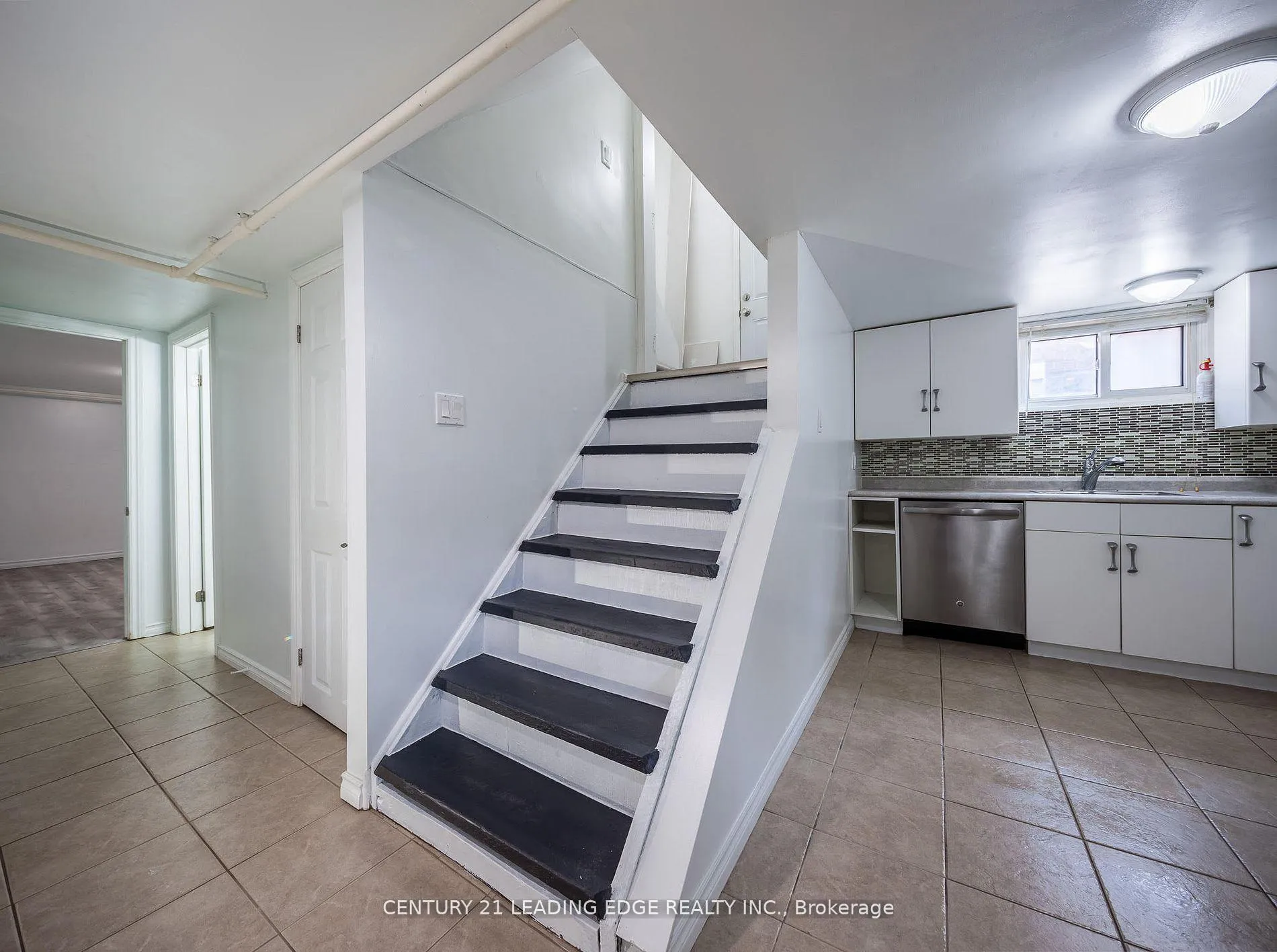 Photo 9 of Unit LOWER, 84 Central Park Boulevard N, Oshawa, O'Neill — HOMEH