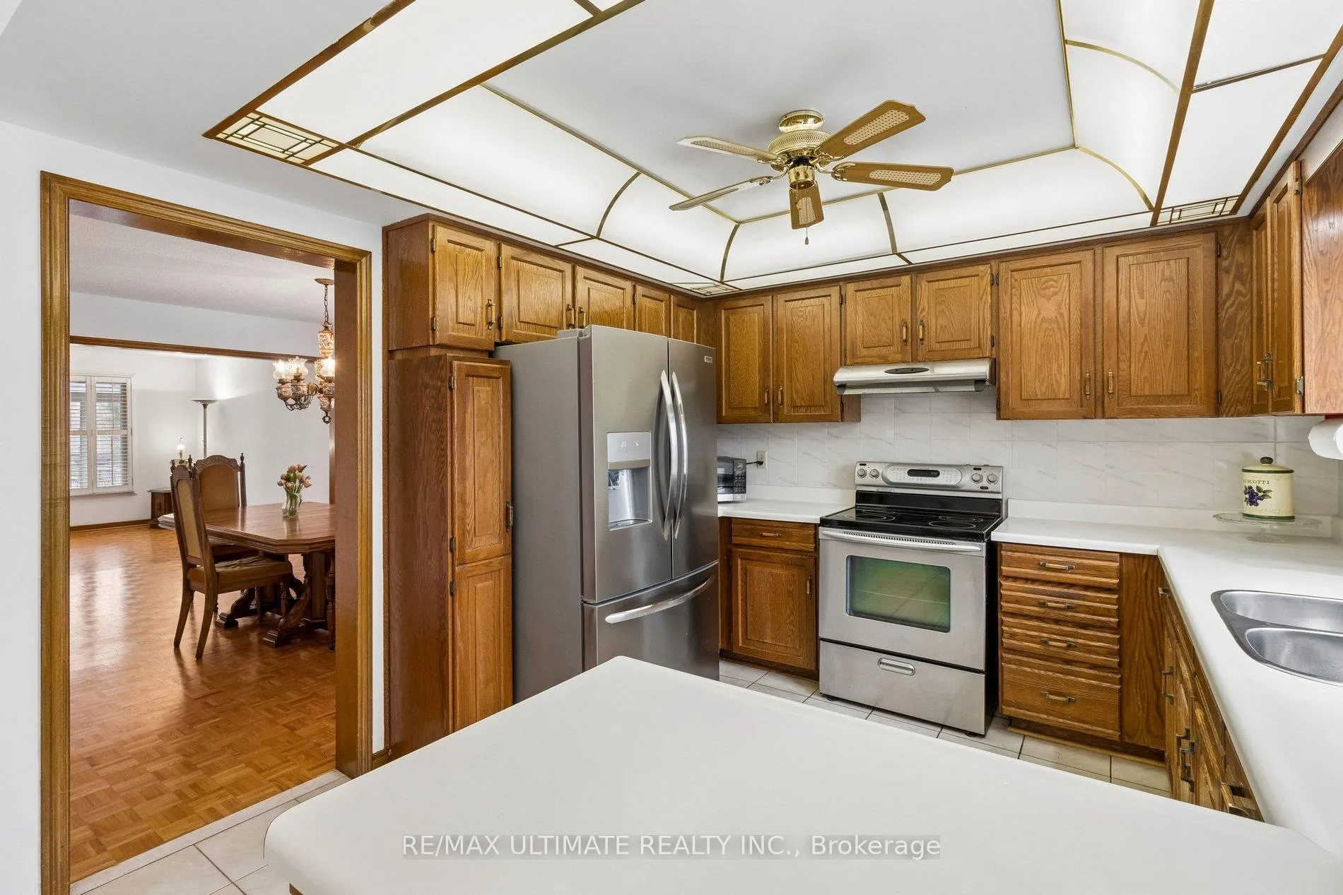 Photo 8 of 149 Castlehill Road, Vaughan, Maple — HOMEH