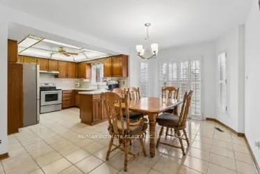 Photo 10 of 149 Castlehill Road, Vaughan, Maple — HOMEH