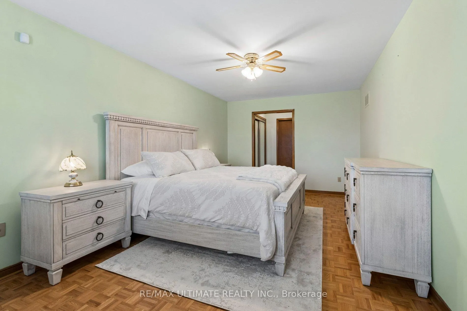 Photo 19 of 149 Castlehill Road, Vaughan, Maple — HOMEH