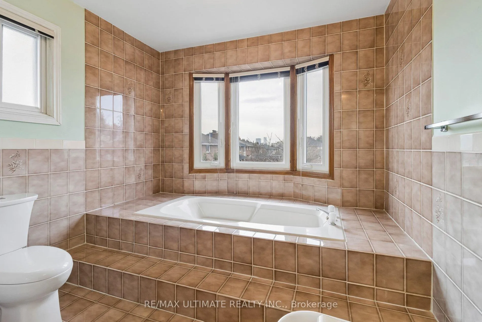 Photo 21 of 149 Castlehill Road, Vaughan, Maple — HOMEH