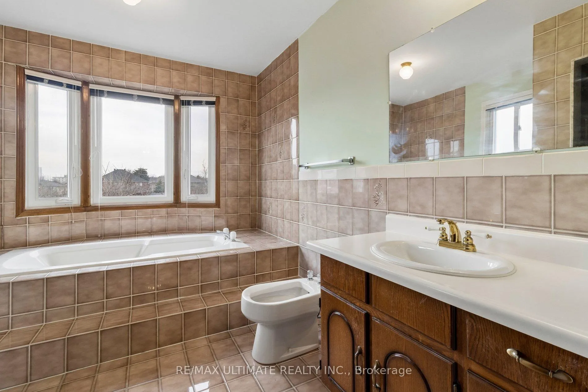 Photo 22 of 149 Castlehill Road, Vaughan, Maple — HOMEH