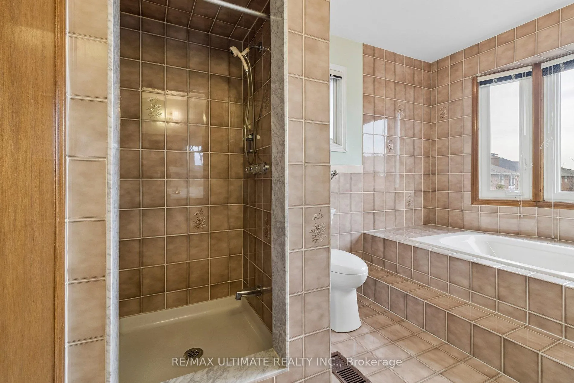 Photo 23 of 149 Castlehill Road, Vaughan, Maple — HOMEH