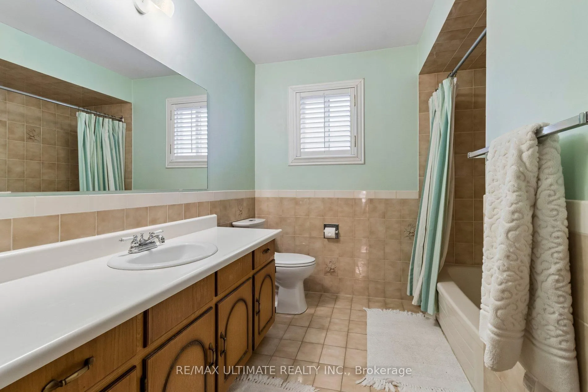 Photo 28 of 149 Castlehill Road, Vaughan, Maple — HOMEH