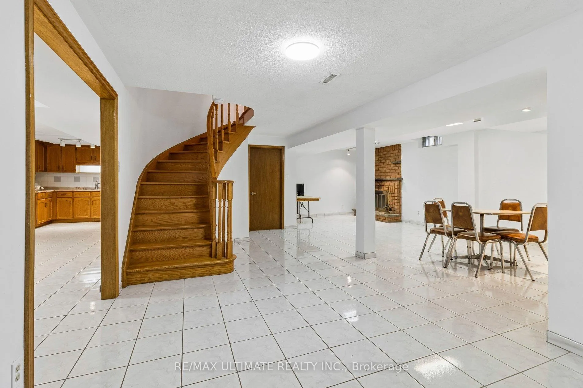 Photo 31 of 149 Castlehill Road, Vaughan, Maple — HOMEH