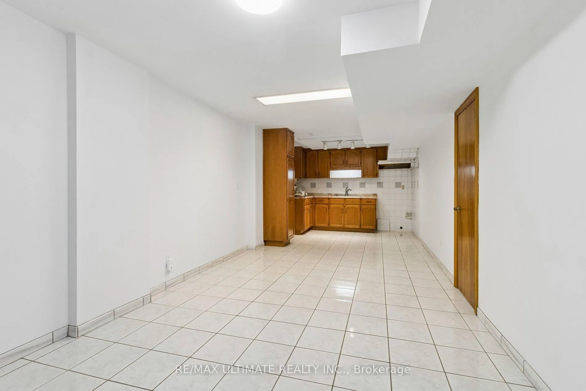 Photo 32 of 149 Castlehill Road, Vaughan, Maple — HOMEH