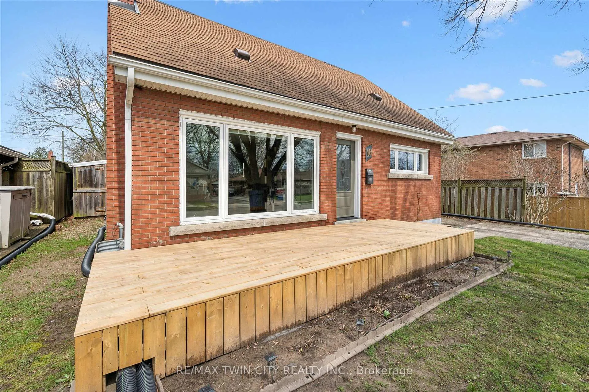 Photo 3 of 18 Close Avenue, Cambridge — HOMEH