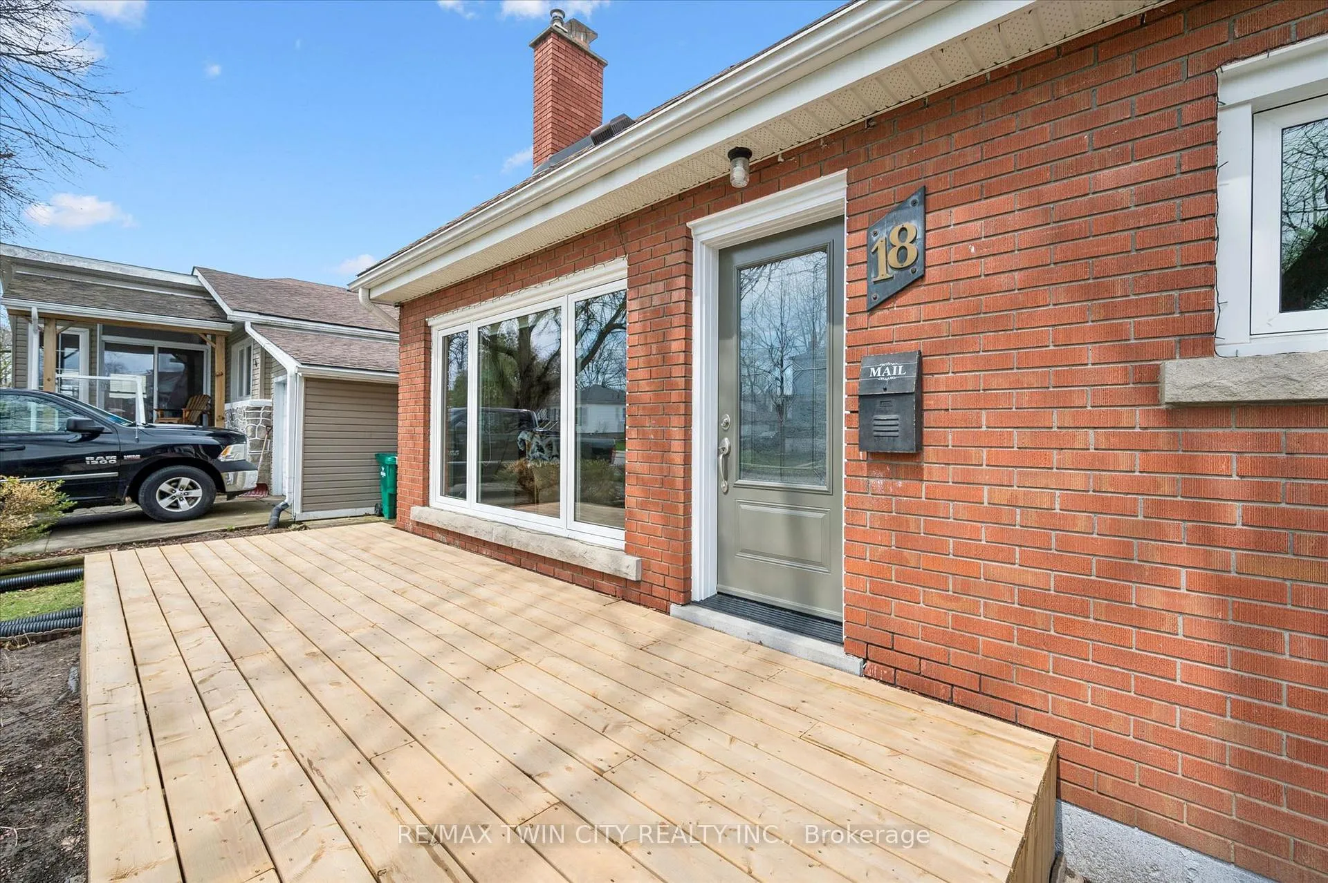 Photo 4 of 18 Close Avenue, Cambridge — HOMEH