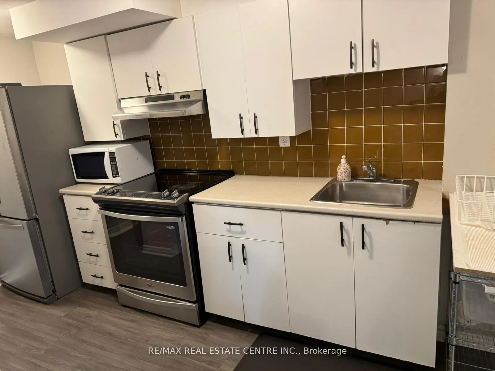 Photo 2 of Unit BASEMENT, 665 Gibson Crescent, Milton, Coates — HOMEH