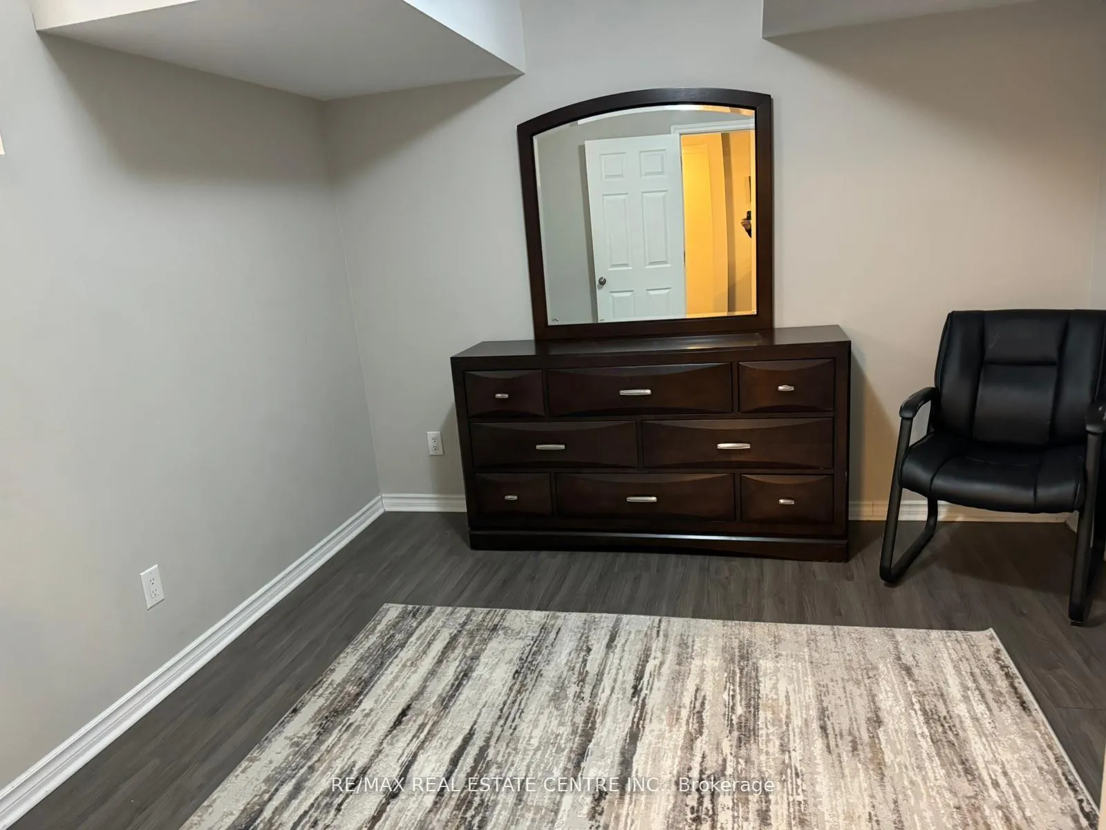 Photo 5 of Unit BASEMENT, 665 Gibson Crescent, Milton, Coates — HOMEH