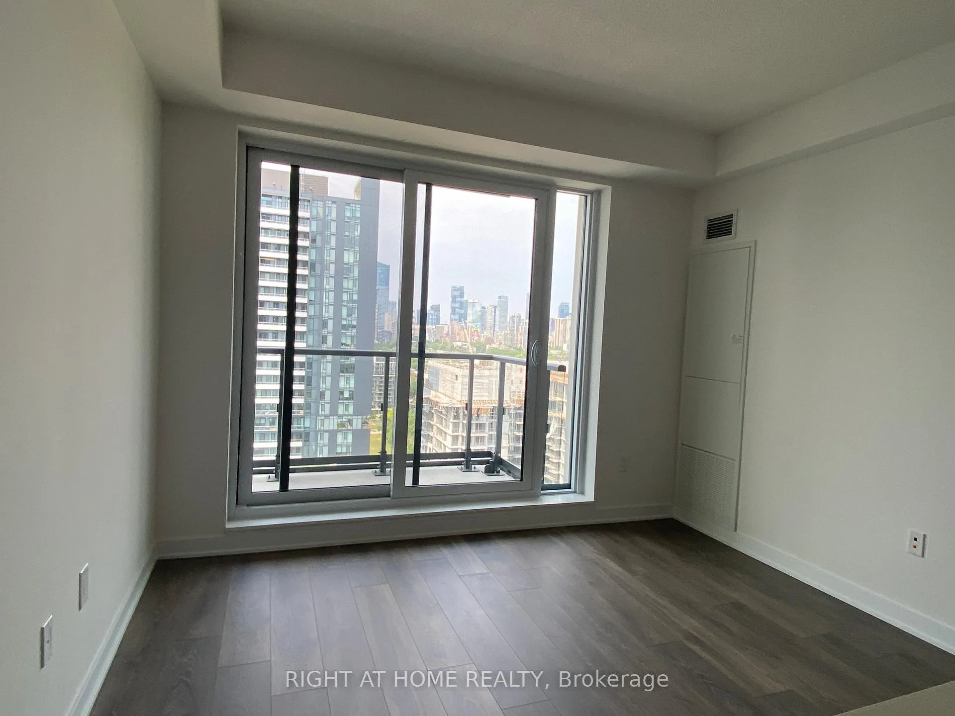 Photo 4 of Unit 2107, 130 River Street, Toronto, Regent Park — HOMEH