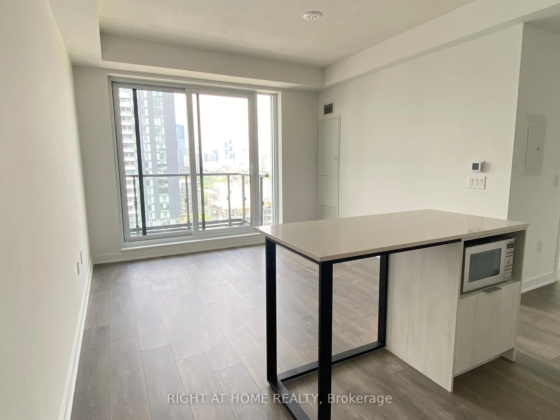 Photo 5 of Unit 2107, 130 River Street, Toronto, Regent Park — HOMEH