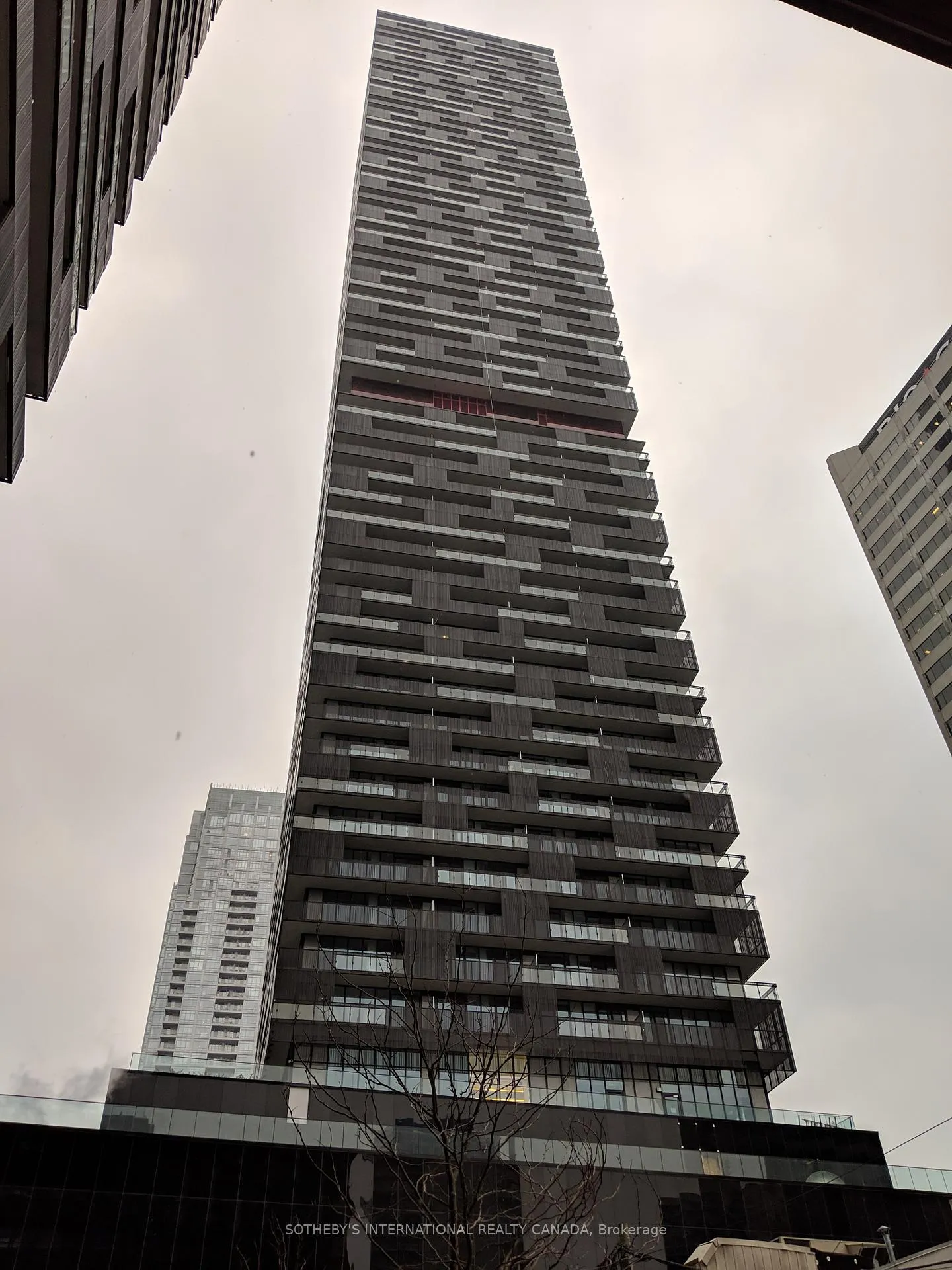 Photo 2 of Unit 1710, 8 Eglinton Avenue E, Toronto, Mount Pleasant West — HOMEH
