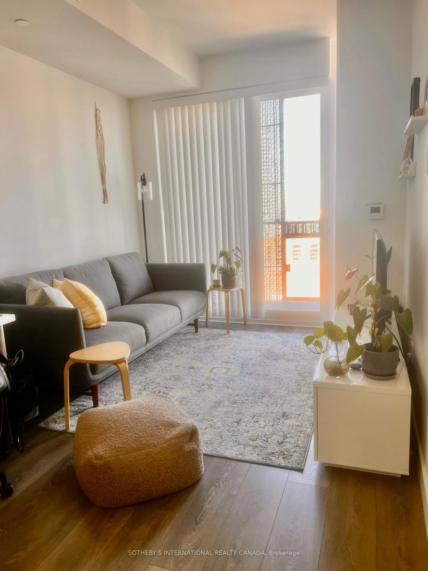 Photo 3 of Unit 1710, 8 Eglinton Avenue E, Toronto, Mount Pleasant West — HOMEH
