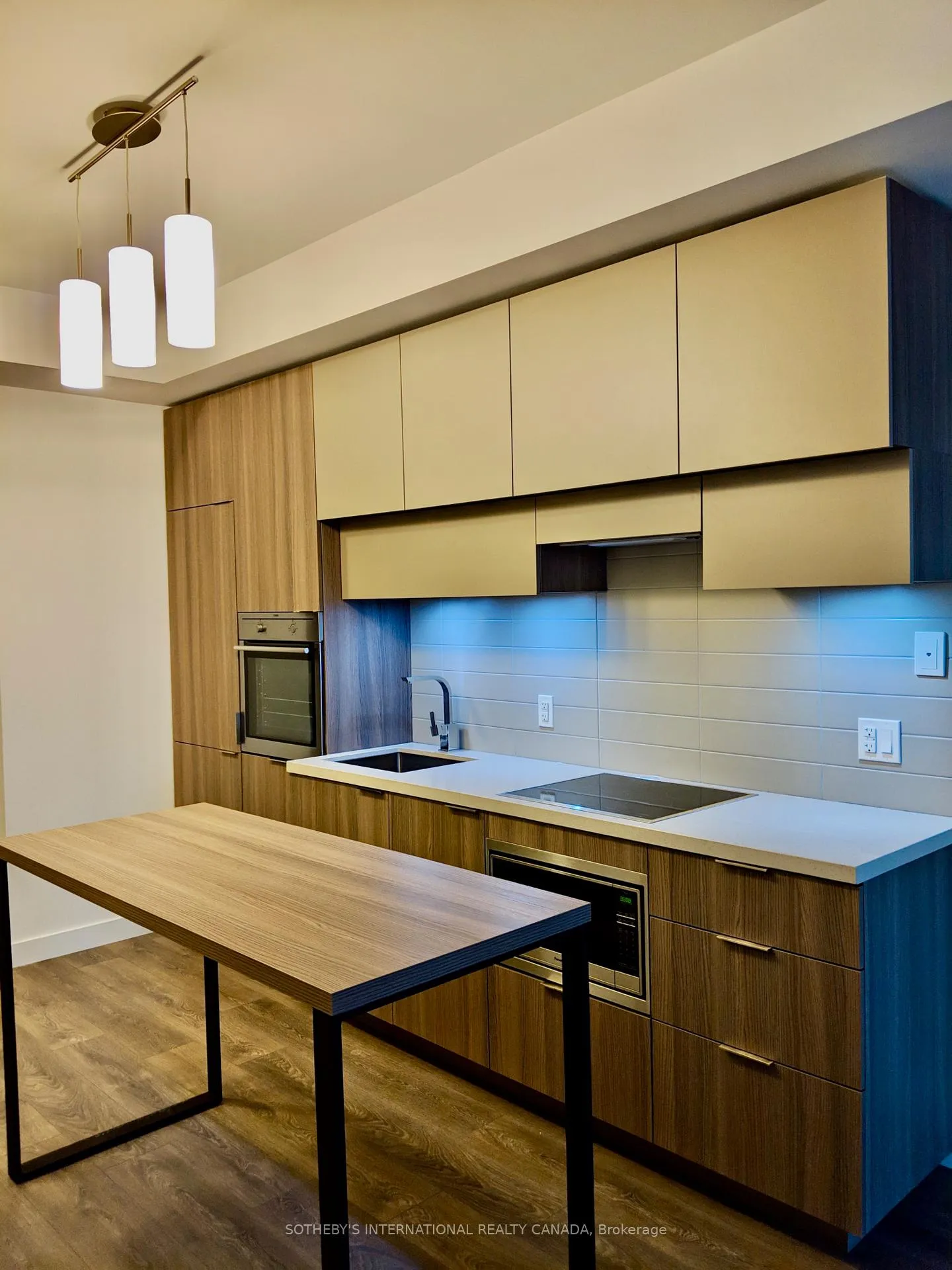 Photo 5 of Unit 1710, 8 Eglinton Avenue E, Toronto, Mount Pleasant West — HOMEH