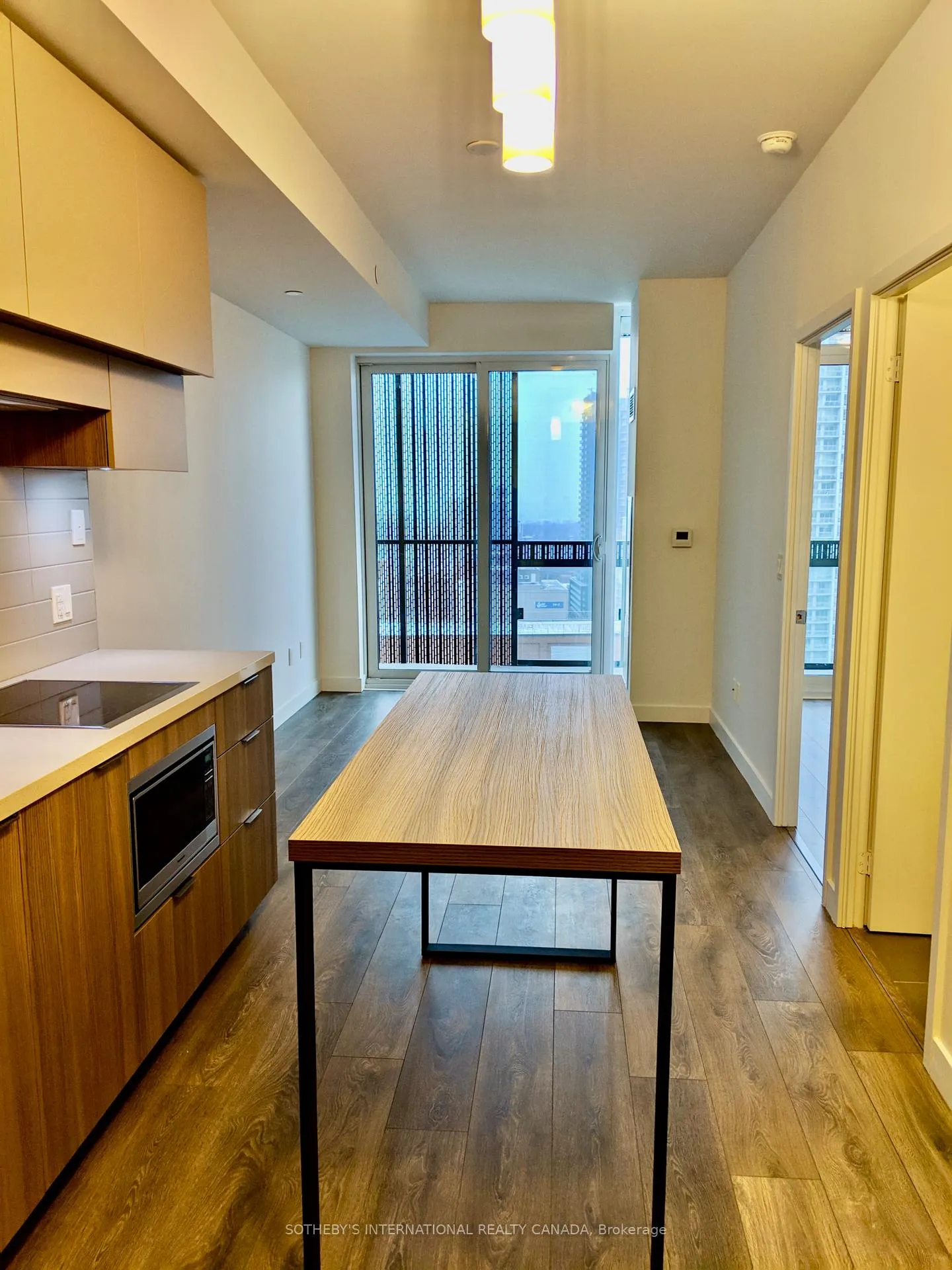 Photo 6 of Unit 1710, 8 Eglinton Avenue E, Toronto, Mount Pleasant West — HOMEH