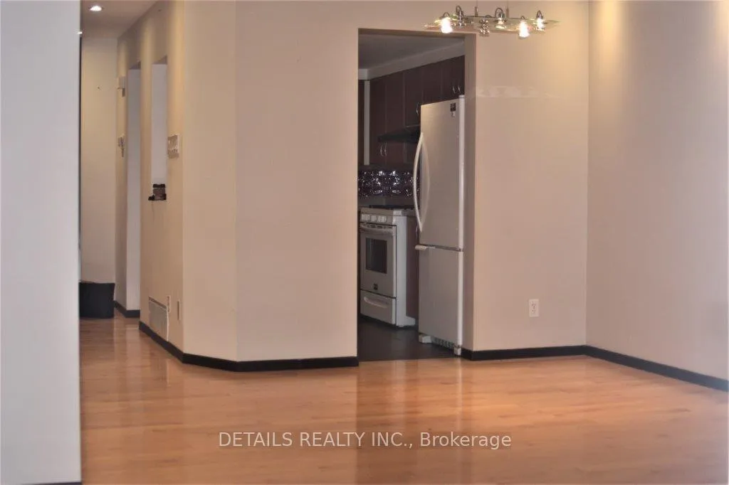 Photo 3 of 719 Melbourne Avenue, Ottawa, Laurentianview — HOMEH