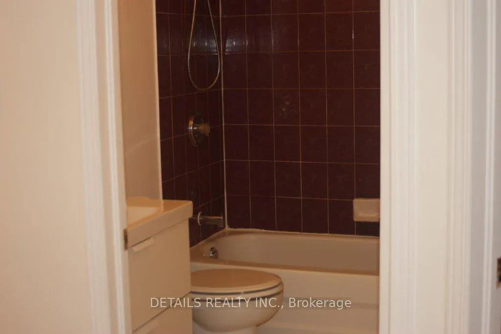 Photo 10 of 719 Melbourne Avenue, Ottawa, Laurentianview — HOMEH