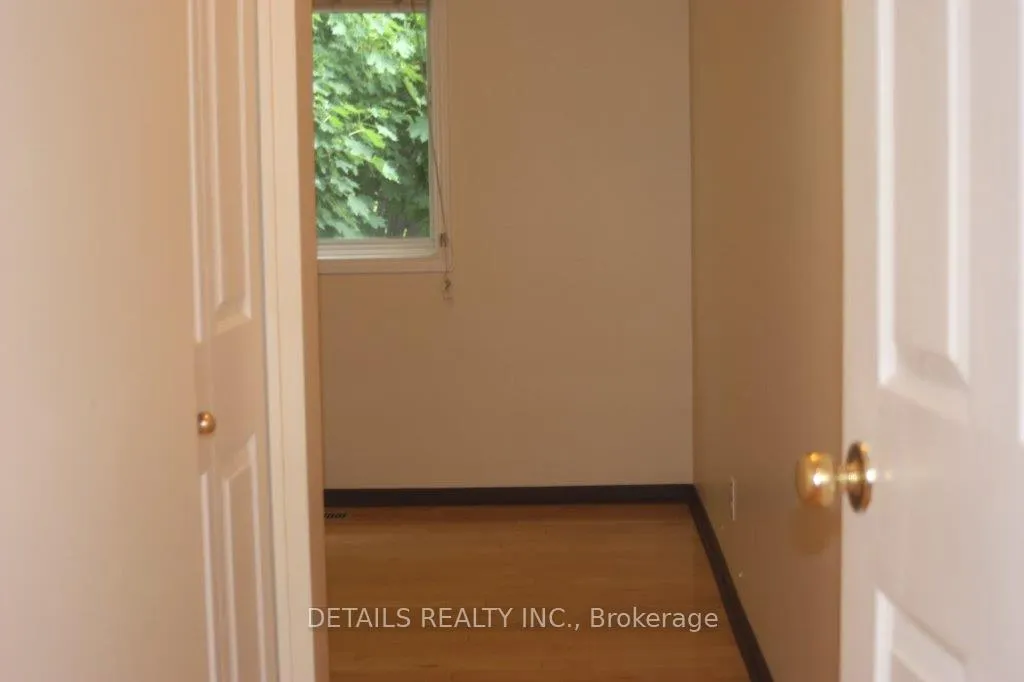 Photo 12 of 719 Melbourne Avenue, Ottawa, Laurentianview — HOMEH