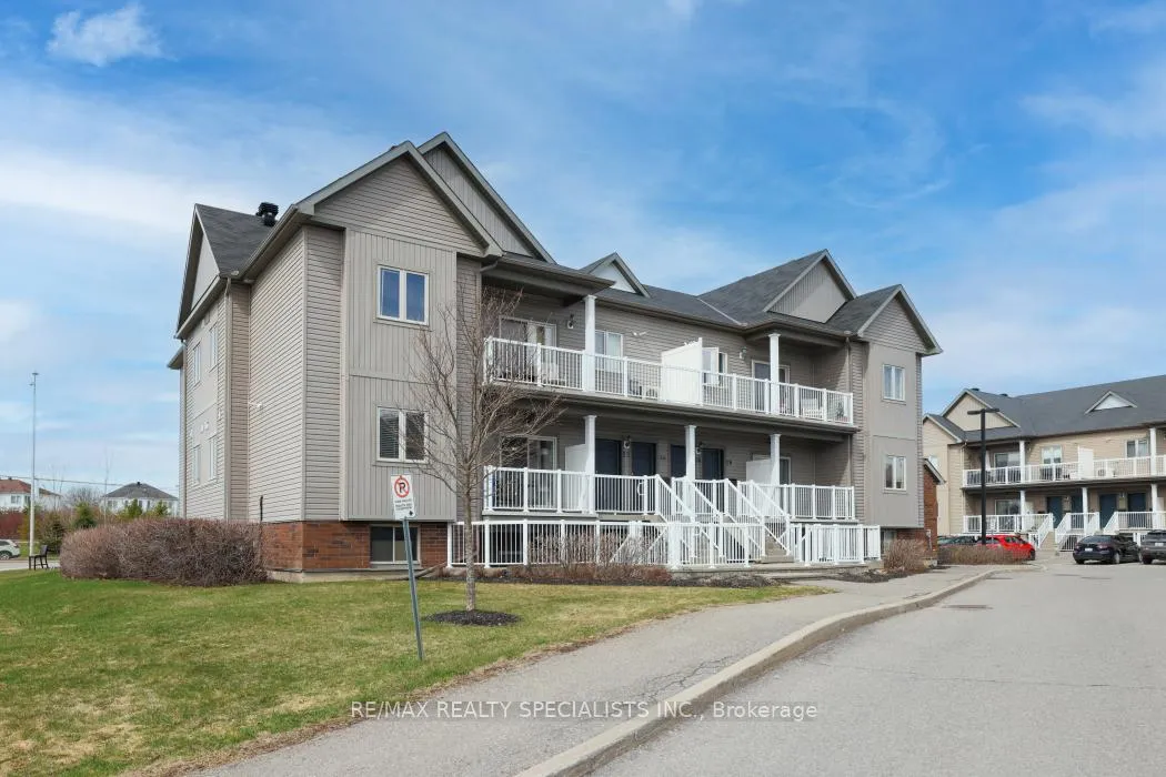 Photo 2 of 26 Sternes, Ottawa, Springridge/East Village — HOMEH