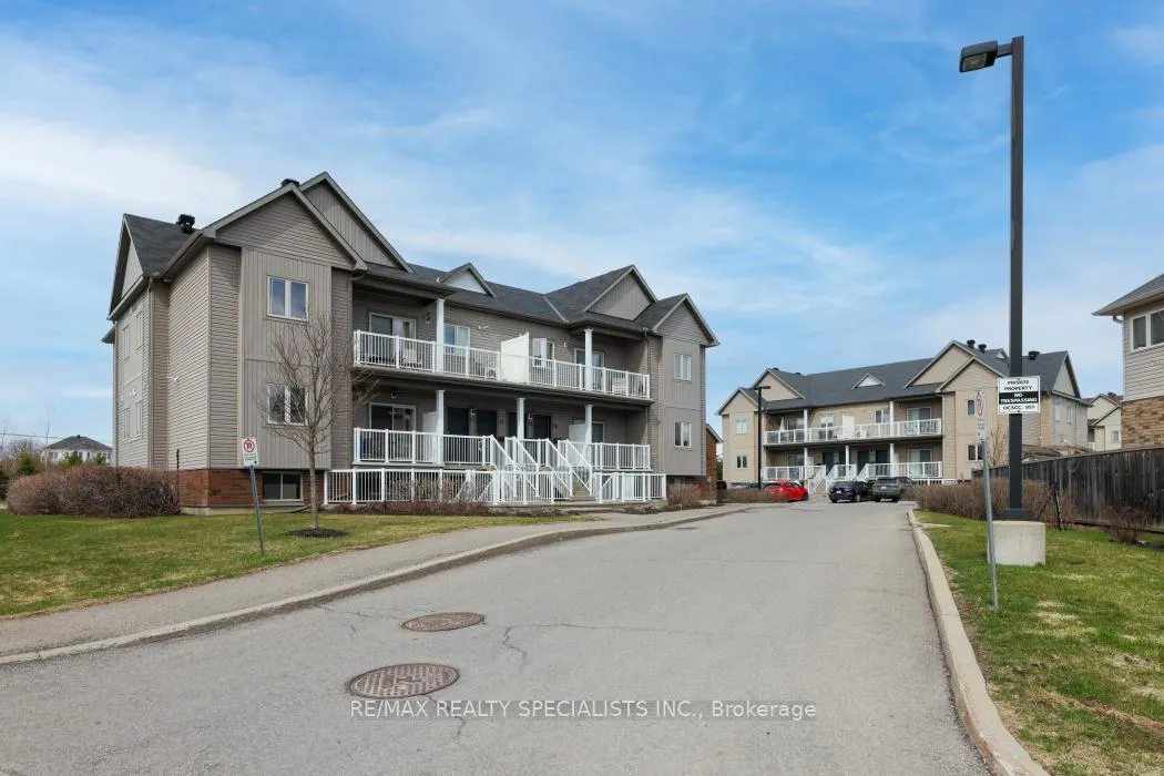 Photo 3 of 26 Sternes, Ottawa, Springridge/East Village — HOMEH