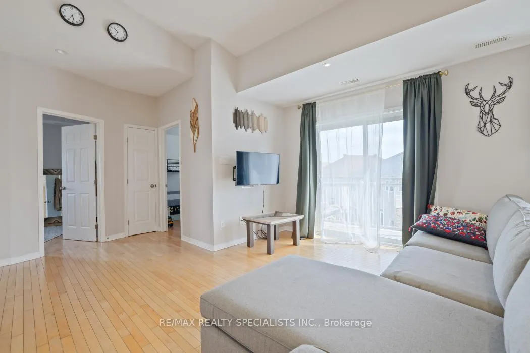 Photo 17 of 26 Sternes, Ottawa, Springridge/East Village — HOMEH