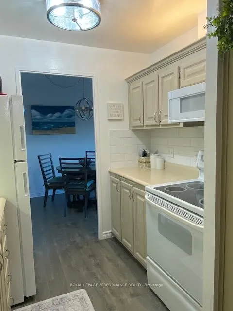 Photo 5 of Unit 804, 308 Second Street E, Cornwall — HOMEH