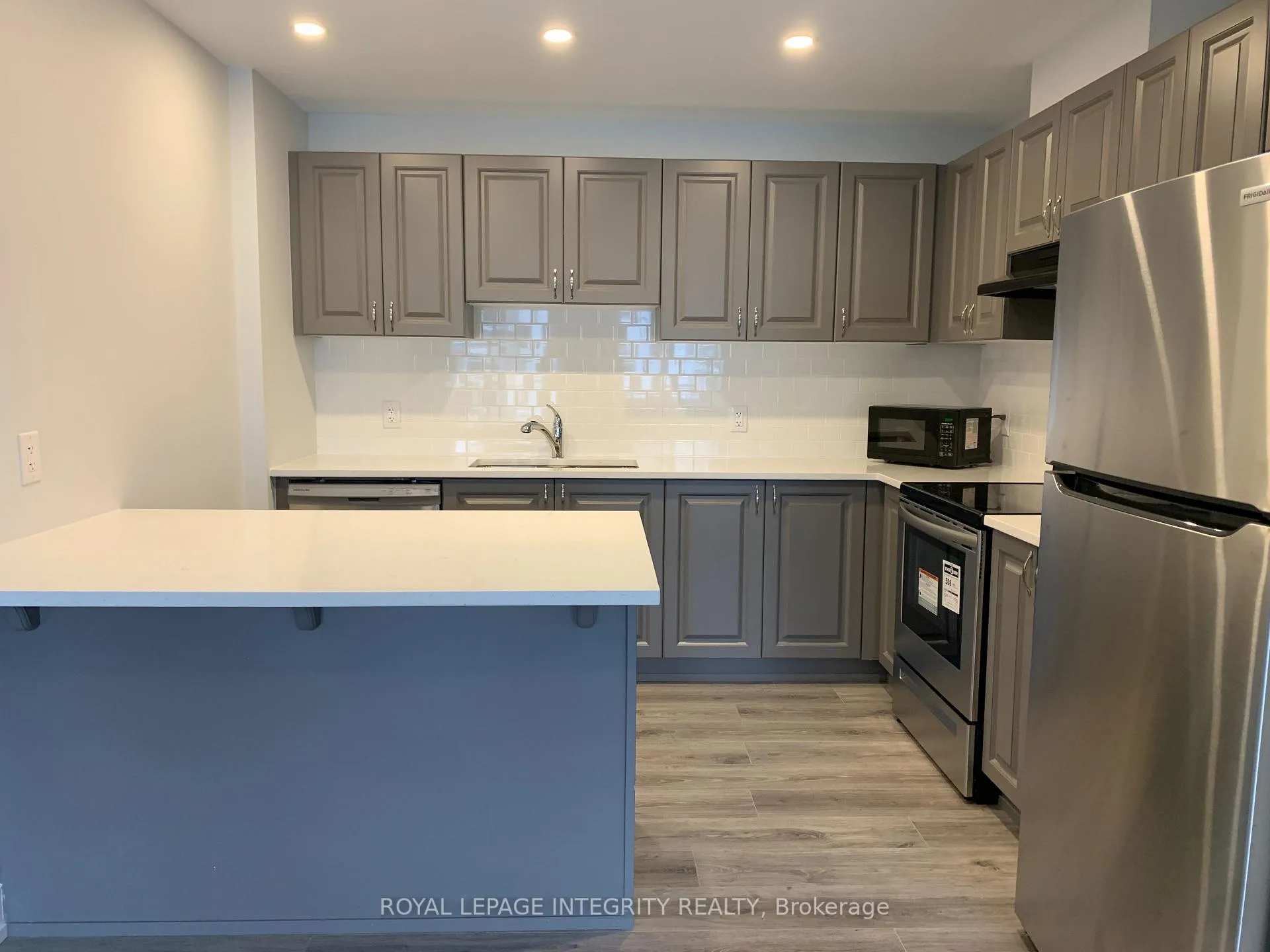 Photo 4 of 296 Anyolite Private, Ottawa, Barrhaven - Heritage Park — HOMEH