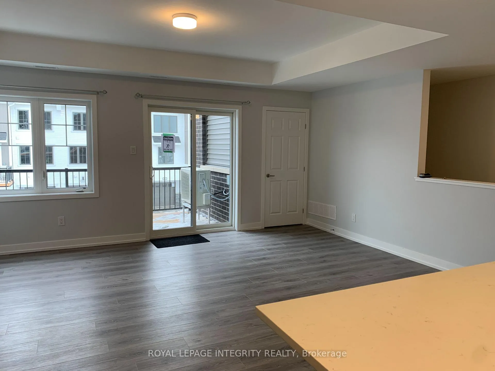 Photo 5 of 296 Anyolite Private, Ottawa, Barrhaven - Heritage Park — HOMEH