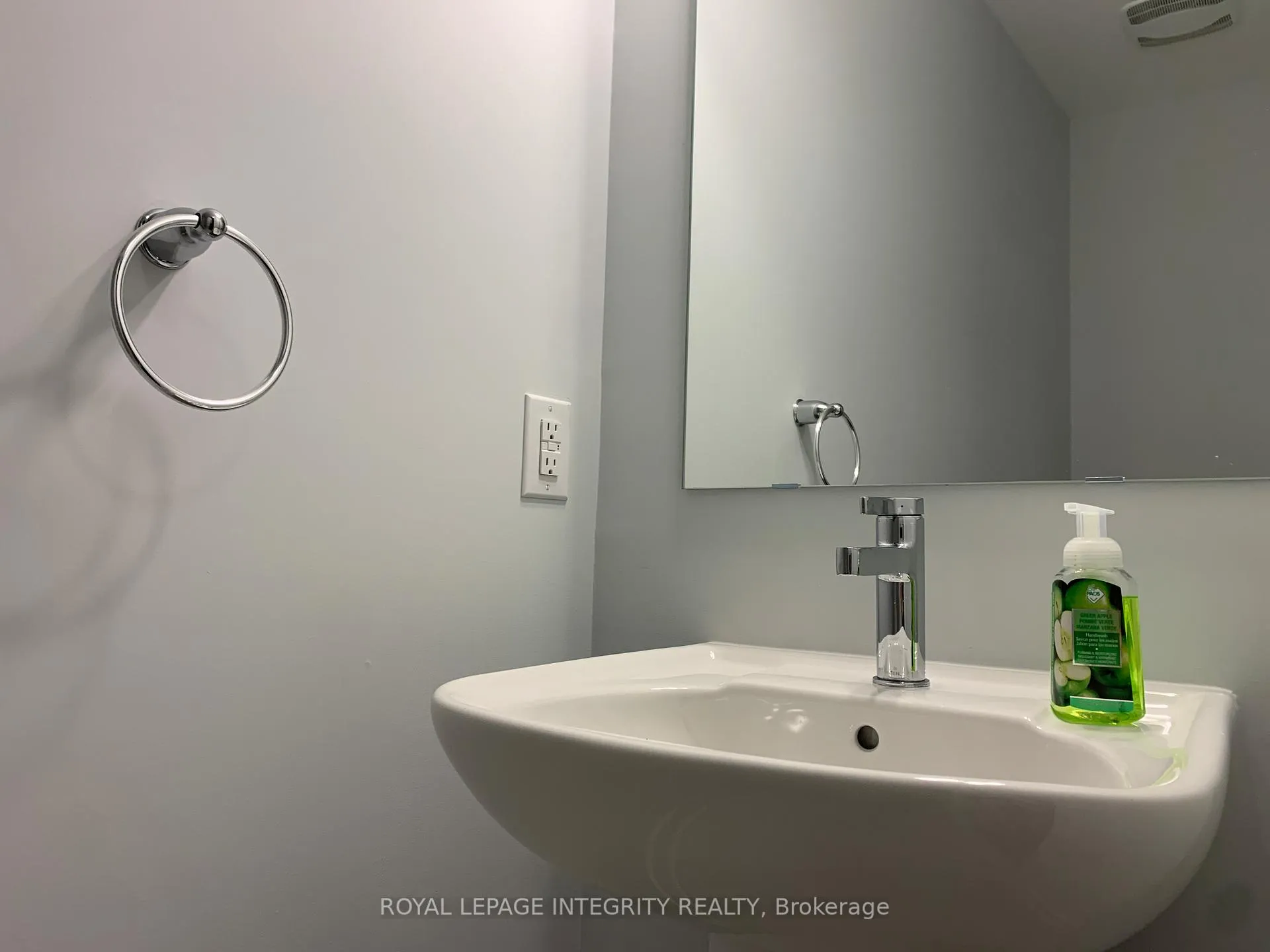 Photo 6 of 296 Anyolite Private, Ottawa, Barrhaven - Heritage Park — HOMEH