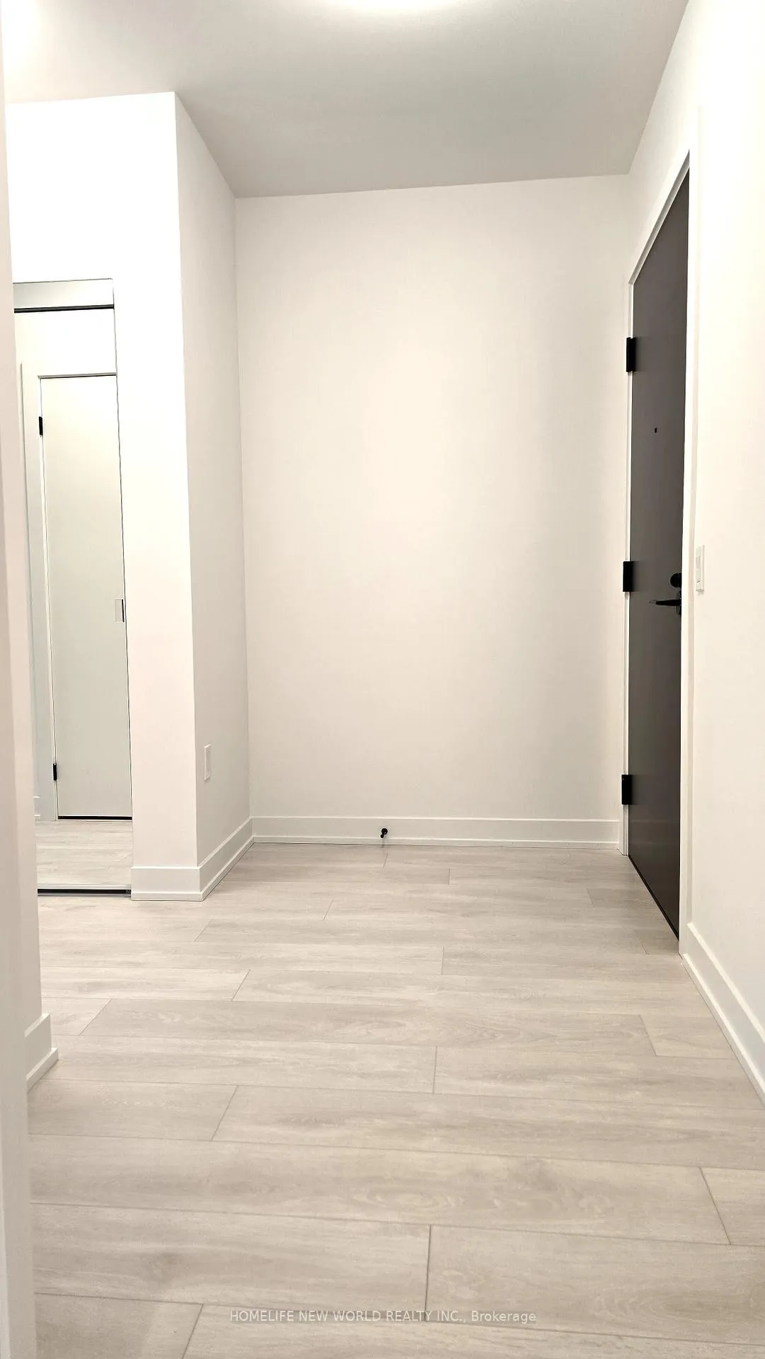 Photo 2 of Unit 609, 127 Broadway Avenue, Toronto, Mount Pleasant West — HOMEH