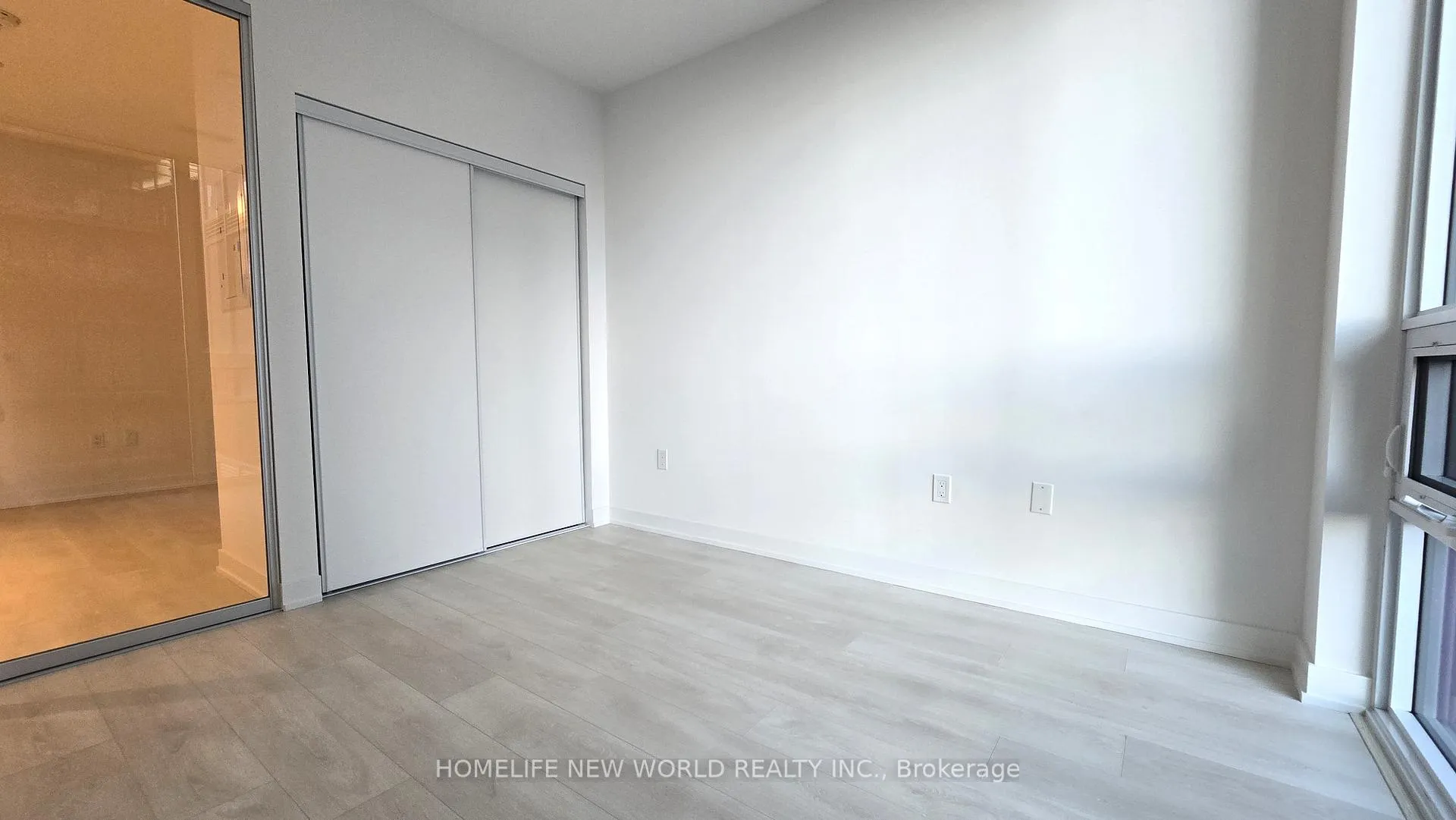 Photo 5 of Unit 609, 127 Broadway Avenue, Toronto, Mount Pleasant West — HOMEH