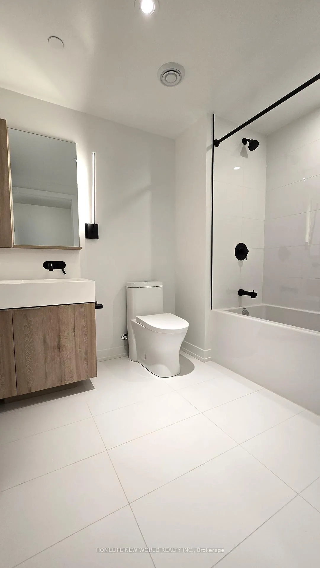 Photo 6 of Unit 609, 127 Broadway Avenue, Toronto, Mount Pleasant West — HOMEH