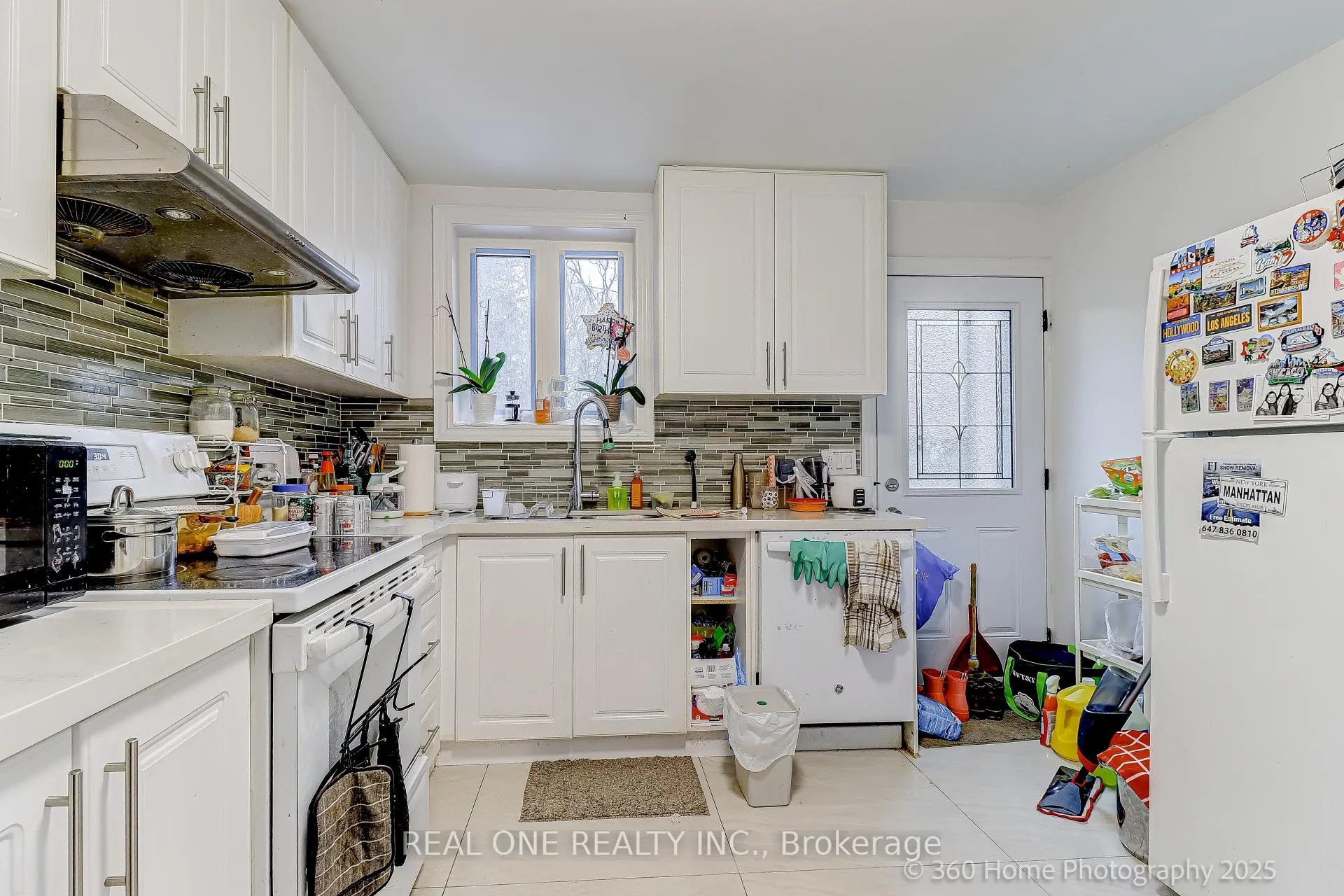 Photo 9 of 212 Cummer Avenue, North York, Newtonbrook East — HOMEH
