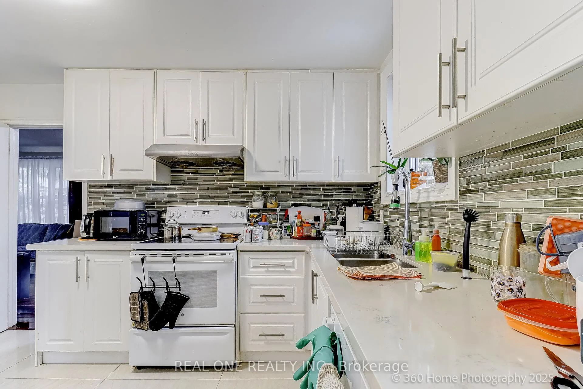 Photo 10 of 212 Cummer Avenue, North York, Newtonbrook East — HOMEH