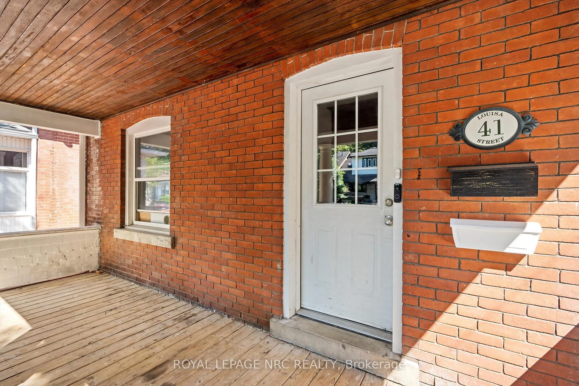 Photo 5 of 41 Louisa Street, St. Catharines, Downtown — HOMEH