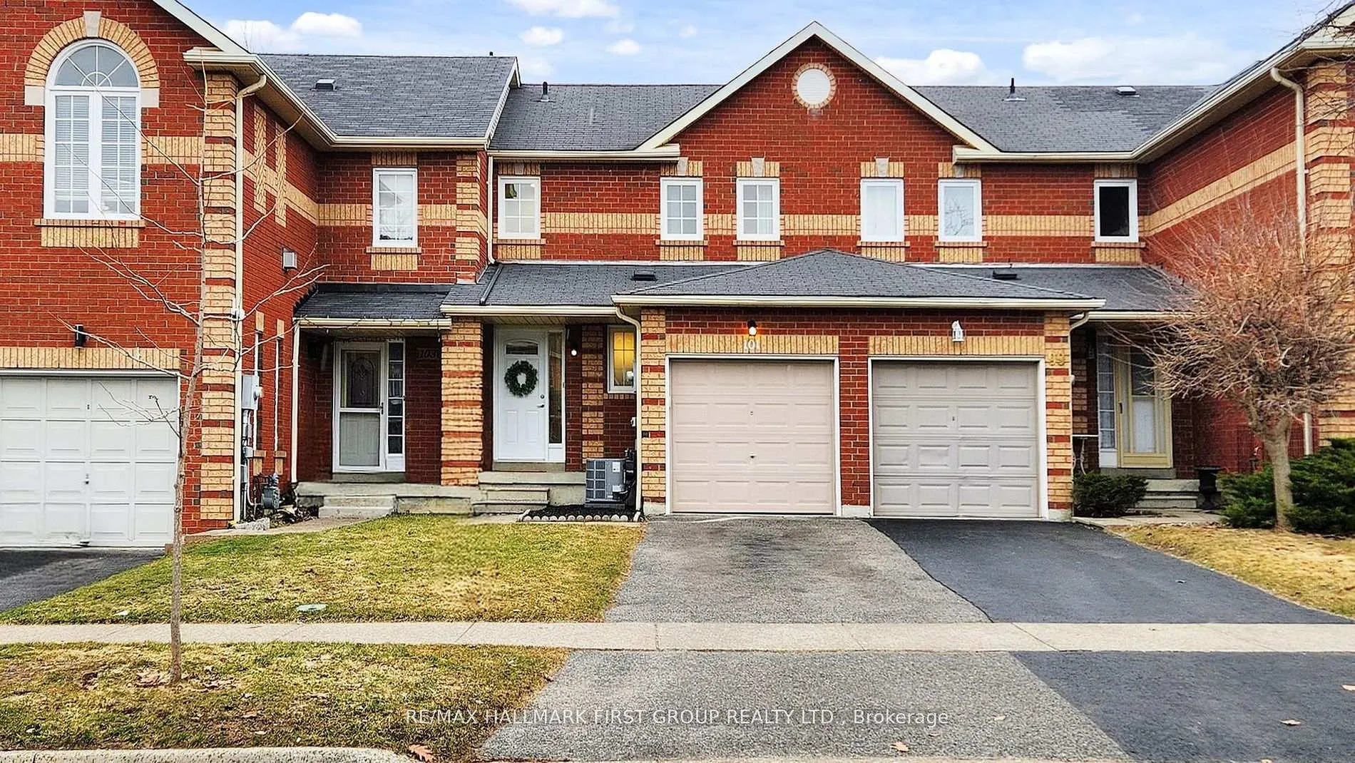 Front of 101 Creekwood Crescent