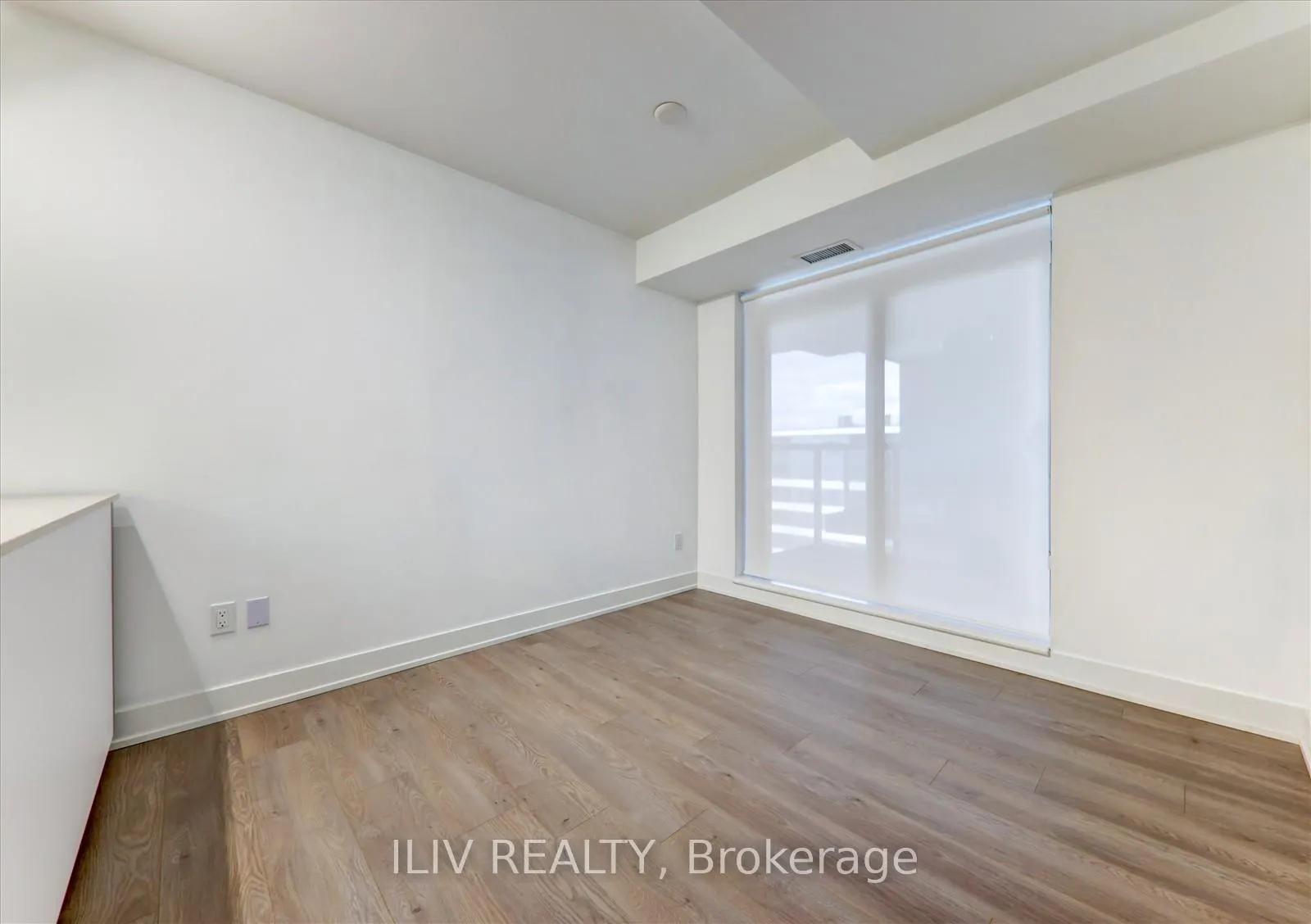 Photo 6 of Unit 1125, 8 Cedarland Drive, Markham, Unionville — HOMEH