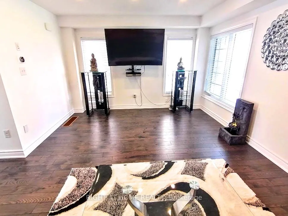Photo 6 of 51 Devineridge Avenue, Ajax, Central East — HOMEH