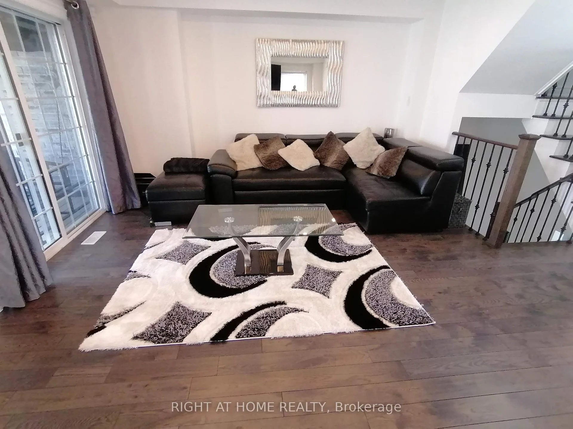Photo 8 of 51 Devineridge Avenue, Ajax, Central East — HOMEH