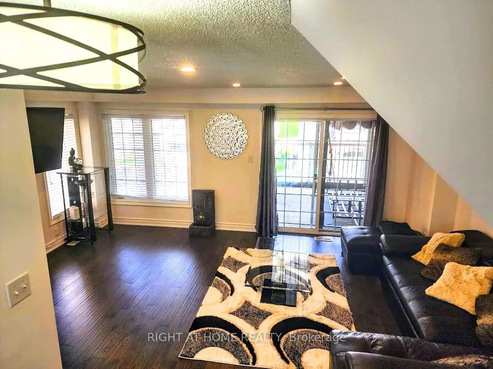 Photo 9 of 51 Devineridge Avenue, Ajax, Central East — HOMEH