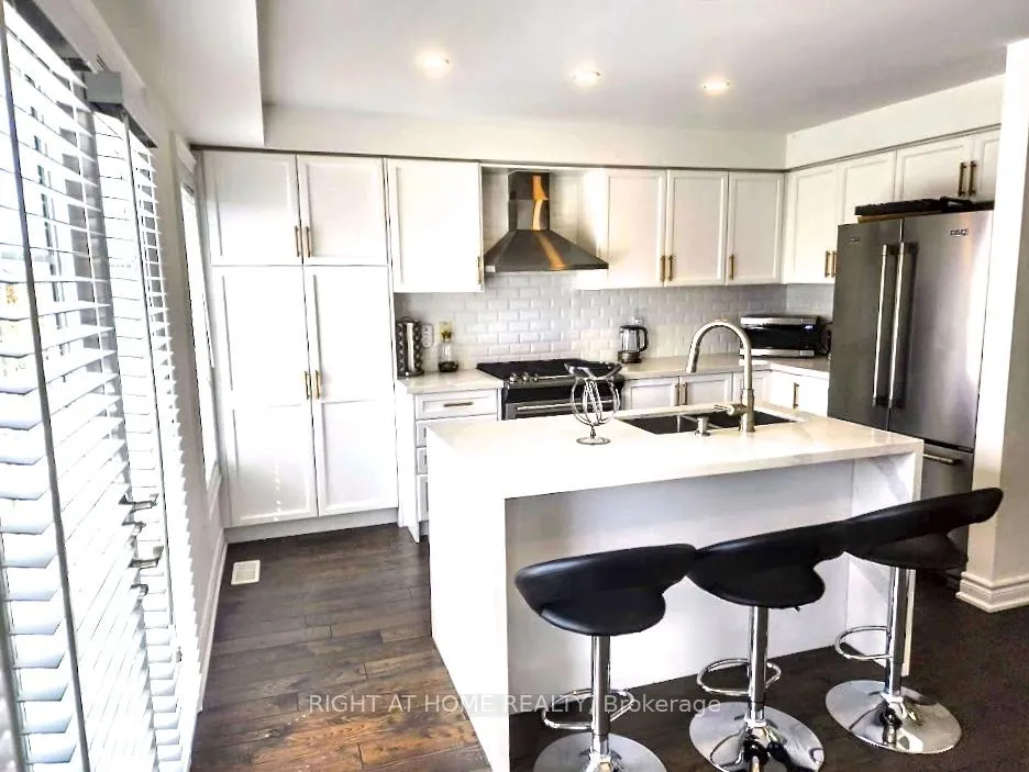 Photo 11 of 51 Devineridge Avenue, Ajax, Central East — HOMEH